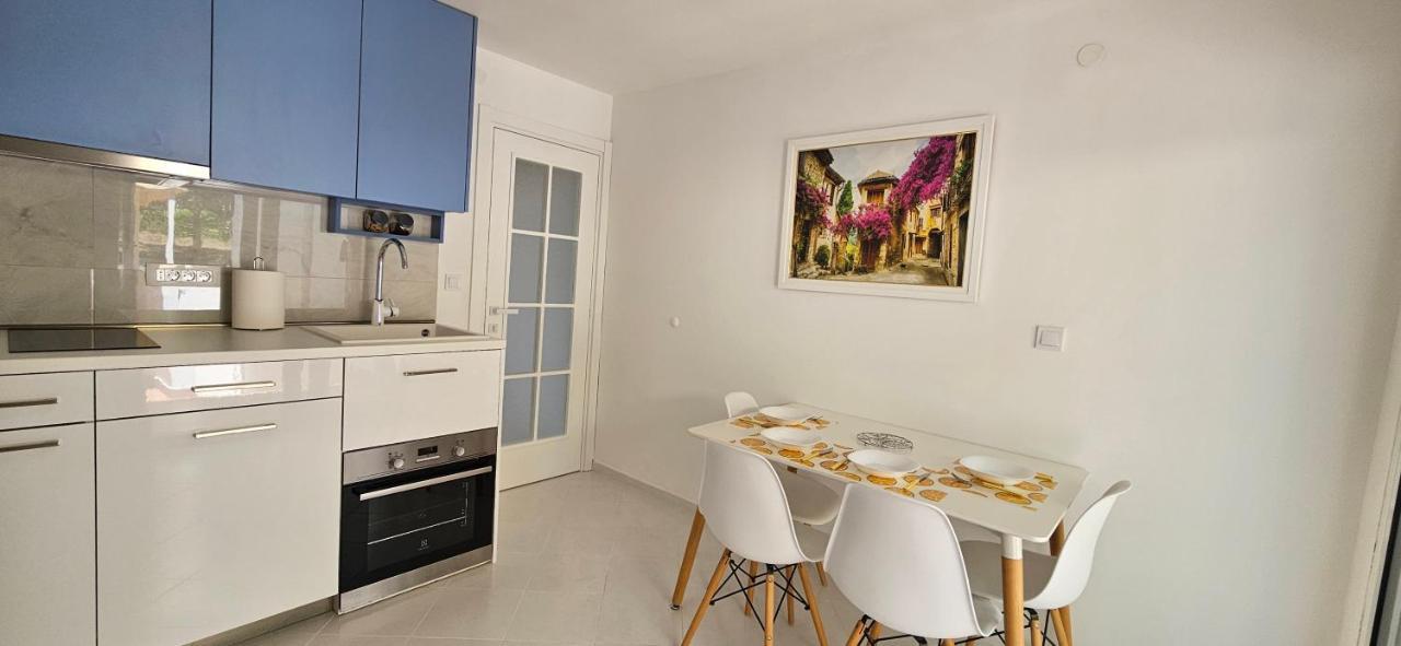 Sea View Apartment Aria Petrovac Kültér fotó